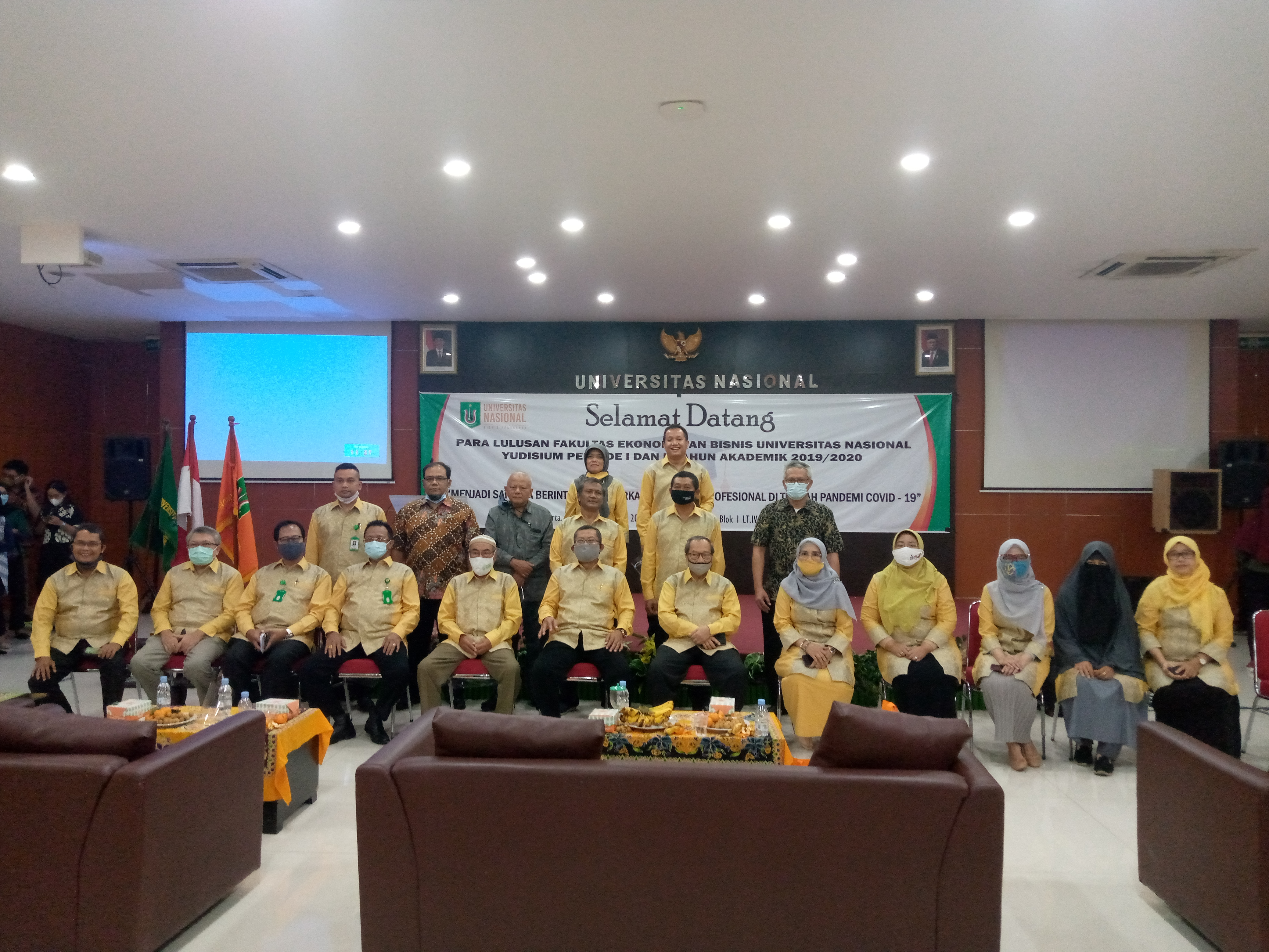 Read more about the article Selenggarakan Yudisium, FEB Ajak Lulusan Raih Peluang Kerja di Tengah Pandemi Covid-19
