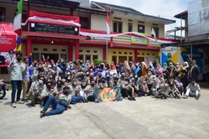 Read more about the article Berdayakan UMKM, HIMAJEM FEB UNAS Adakan Pengabdian Masyarakat di Desa Gadog, Cianjur