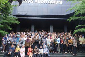 Read more about the article Yudisium FEB Tahun Akademik 2022/2023 Luluskan 340 Mahasiswa