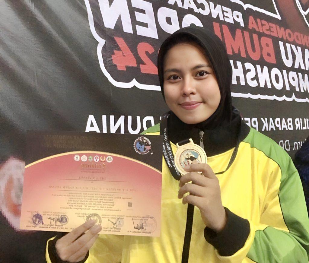 You are currently viewing Dela Natasya Catat Prestasi Gemilang di Kejuaraan International Ajang Indonesia Paku Bumi Open ke-12