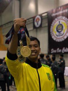 Read more about the article Tak Gentar Lawan Atlet Internasional, Abdul Hakim Malik Bawa EMAS Di Ajang Indonesia Paku Bumi Open 12th Championship International Trophy Father of World Pencak Silat